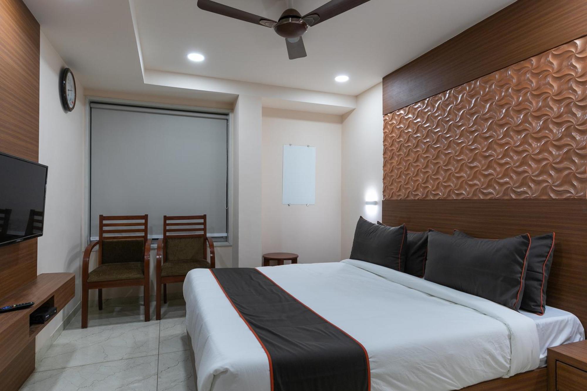 Collection O Simran Raghuveer Para Rajkot Exterior photo
