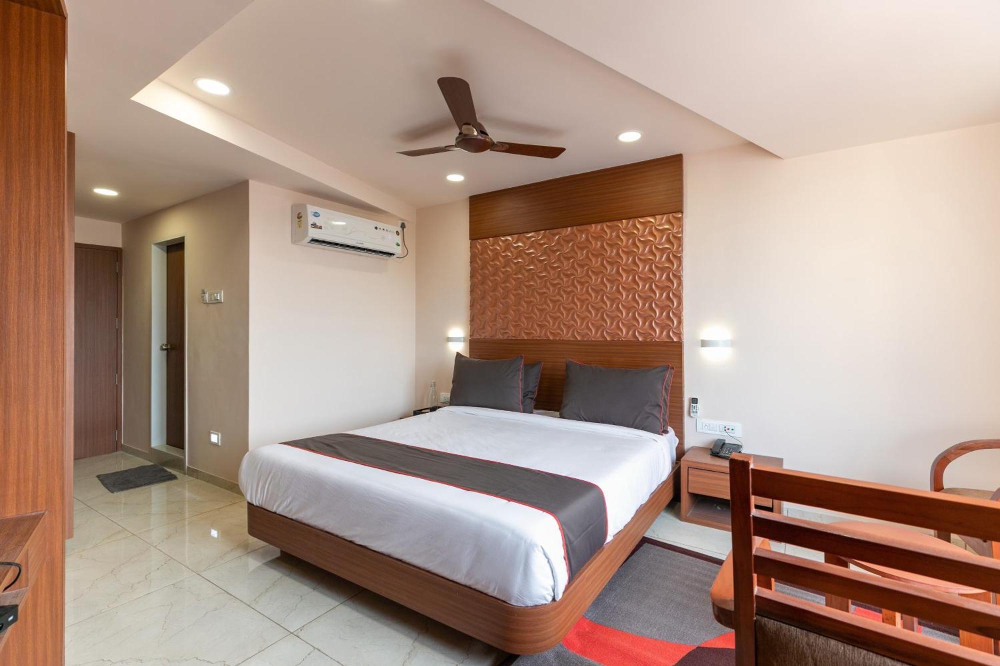Collection O Simran Raghuveer Para Rajkot Exterior photo