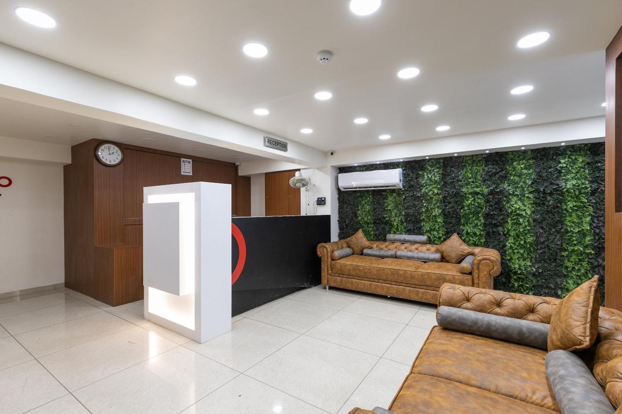 Collection O Simran Raghuveer Para Rajkot Exterior photo